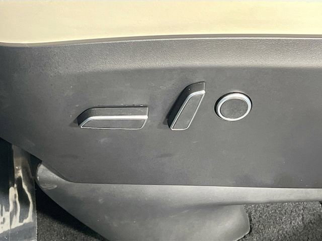 Used 2022 Tesla Model X image 13