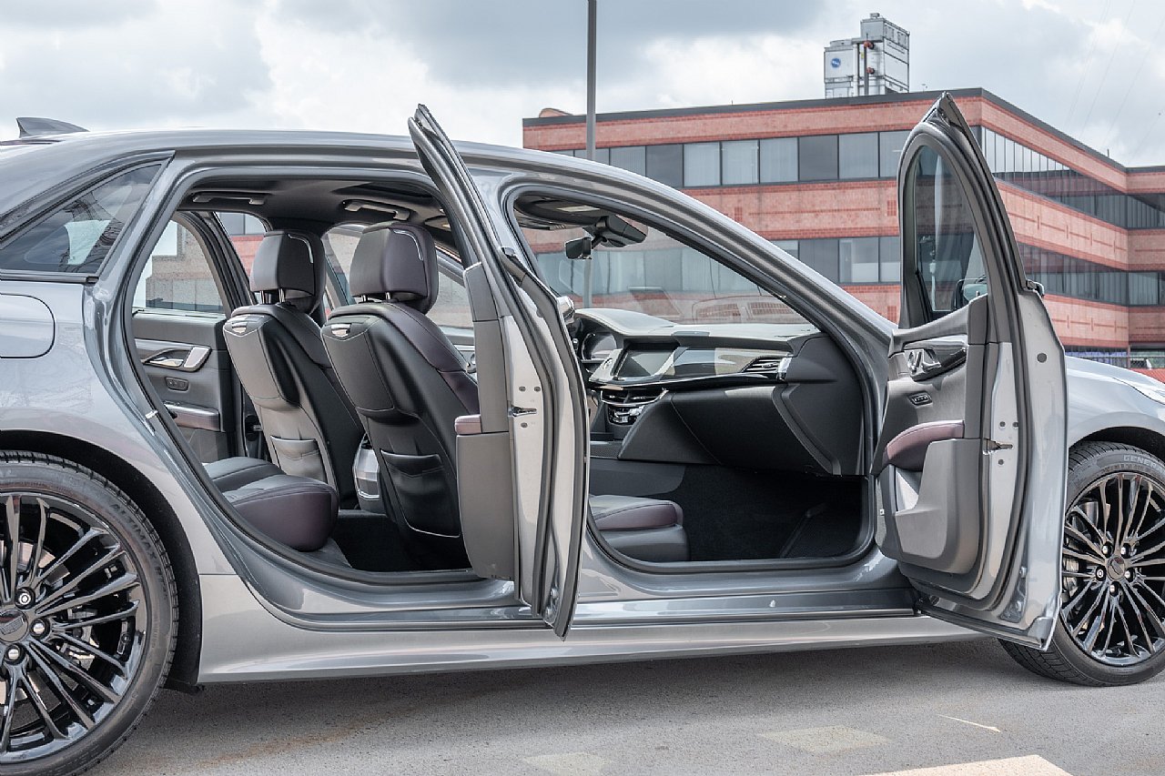 Used 2019 Cadillac CT6 V w/ Driver Assist Package AWD/4WD image 13