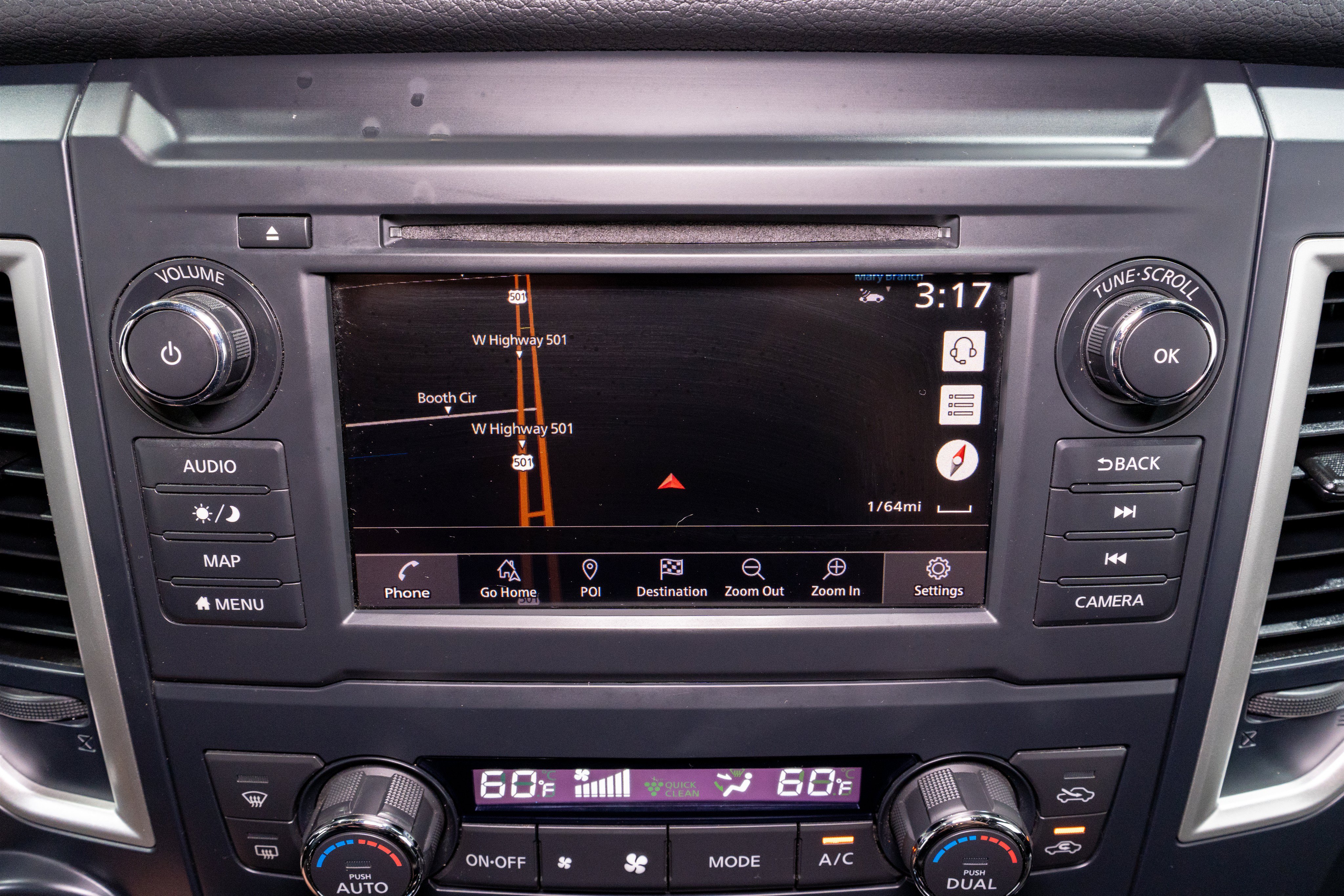 Used 2019 Nissan Titan SL w/ Midnight Edition AWD/4WD image 19