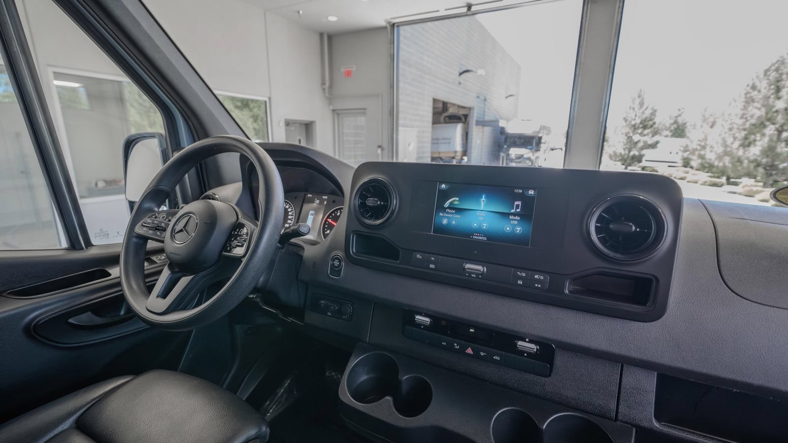 Used 2023 Mercedes-Benz Sprinter 2500 image 19