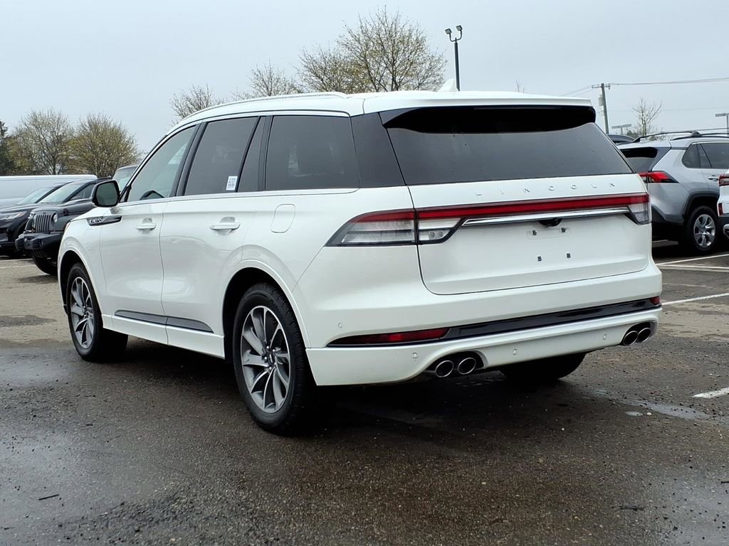 Used 2020 Lincoln Aviator Grand Touring w/ Elements Package Plus image 3