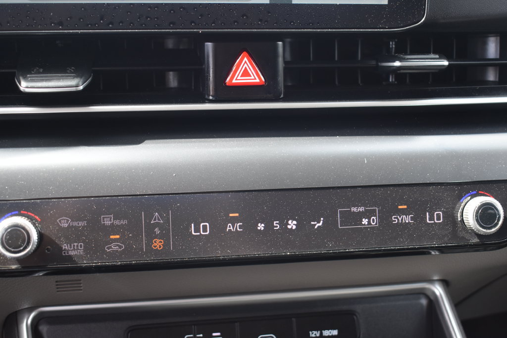 Used 2026 Kia Carnival FWD image 33