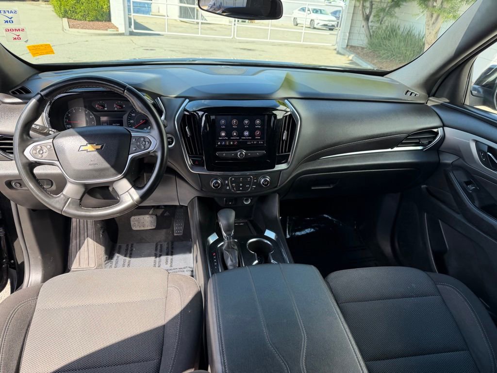 Used 2023 Chevrolet Traverse LT FWD image 16