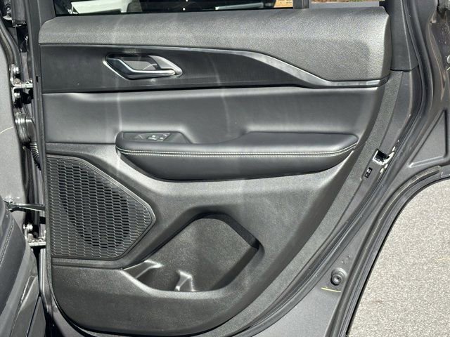 New 2025 Jeep Grand Cherokee Altitude image 24