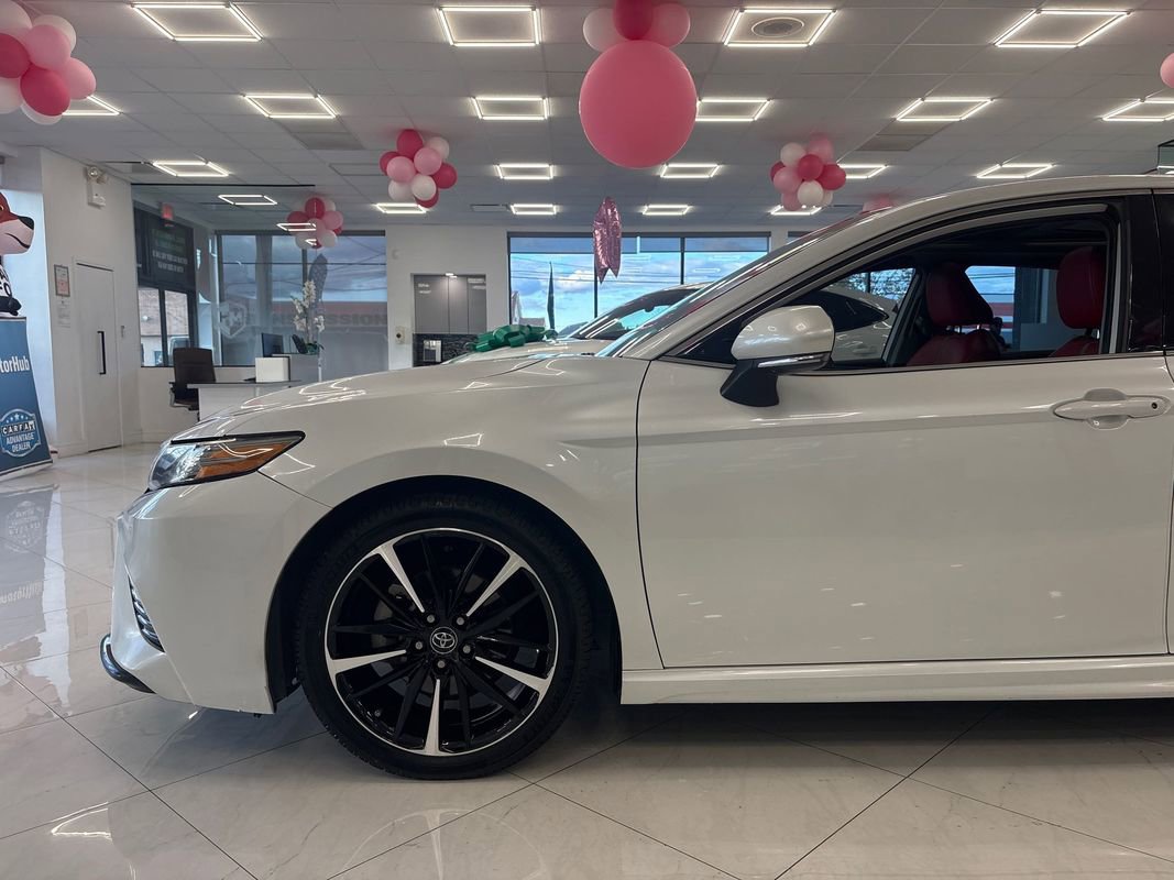 Used 2019 Toyota Camry XSE image 6