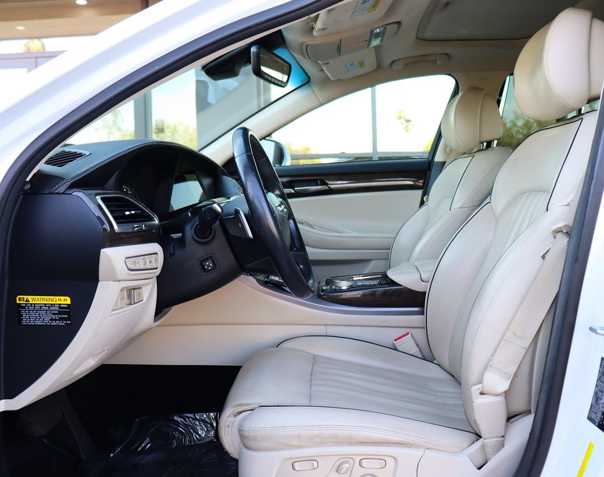 Used 2017 Genesis G90 3.3T Premium RWD image 41