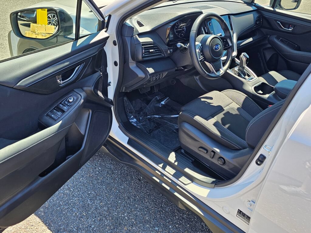 Used 2025 Subaru Outback Premium AWD/4WD image 15