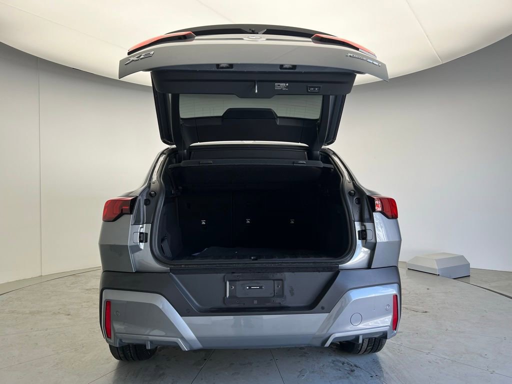 Certified 2025 BMW X2 xDrive28i image 5