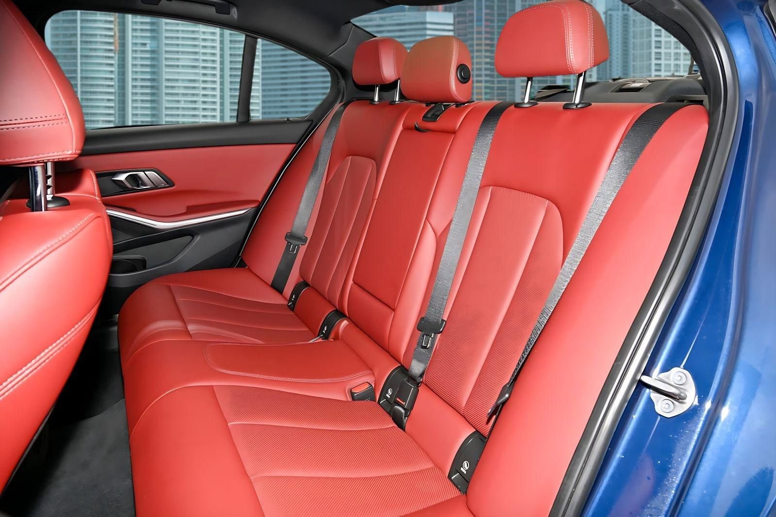 Used 2022 BMW 330i Sedan w/ Driving Assistance Package image 17