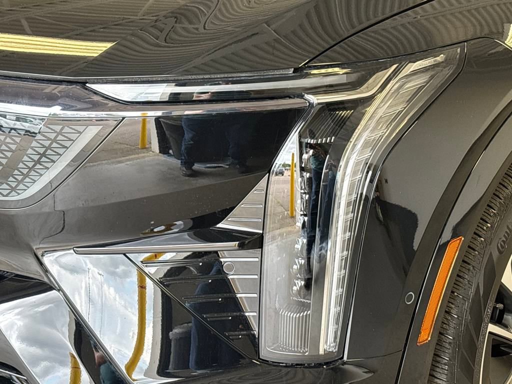 New 2025 Cadillac Optiq Sport 1 image 7