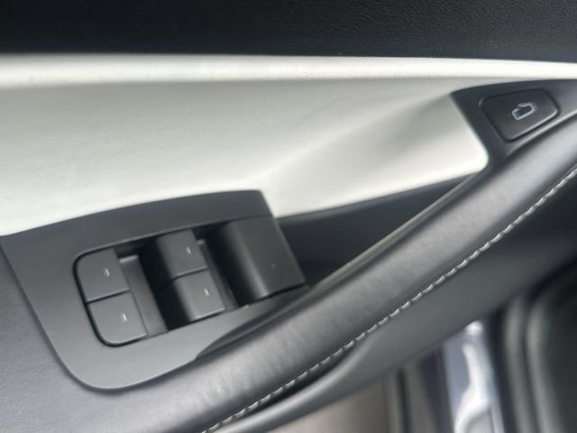 Used 2021 Tesla Model Y Long Range image 23