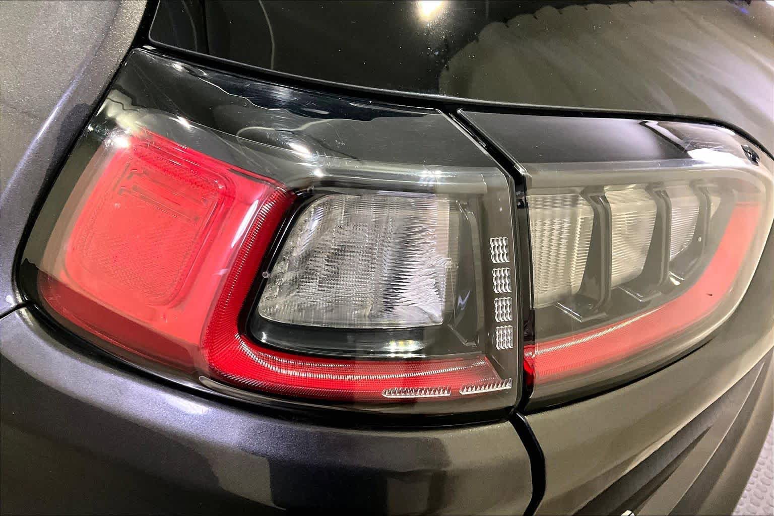 Used 2019 Jeep Cherokee Limited AWD/4WD image 27