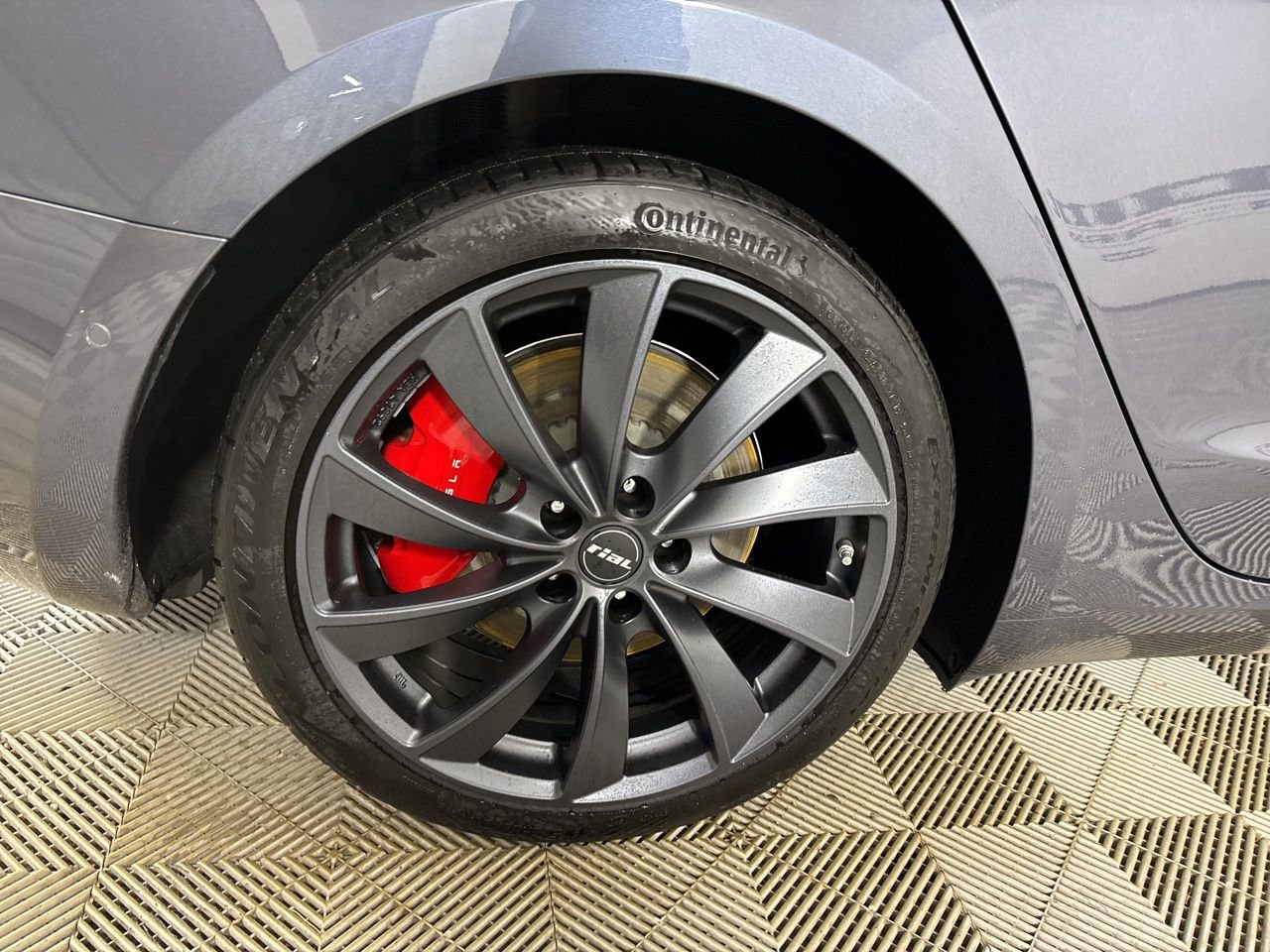 Used 2020 Tesla Model 3 Performance image 24