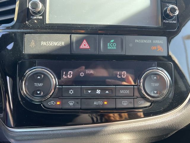 Used 2018 Mitsubishi Outlander AWD image 19