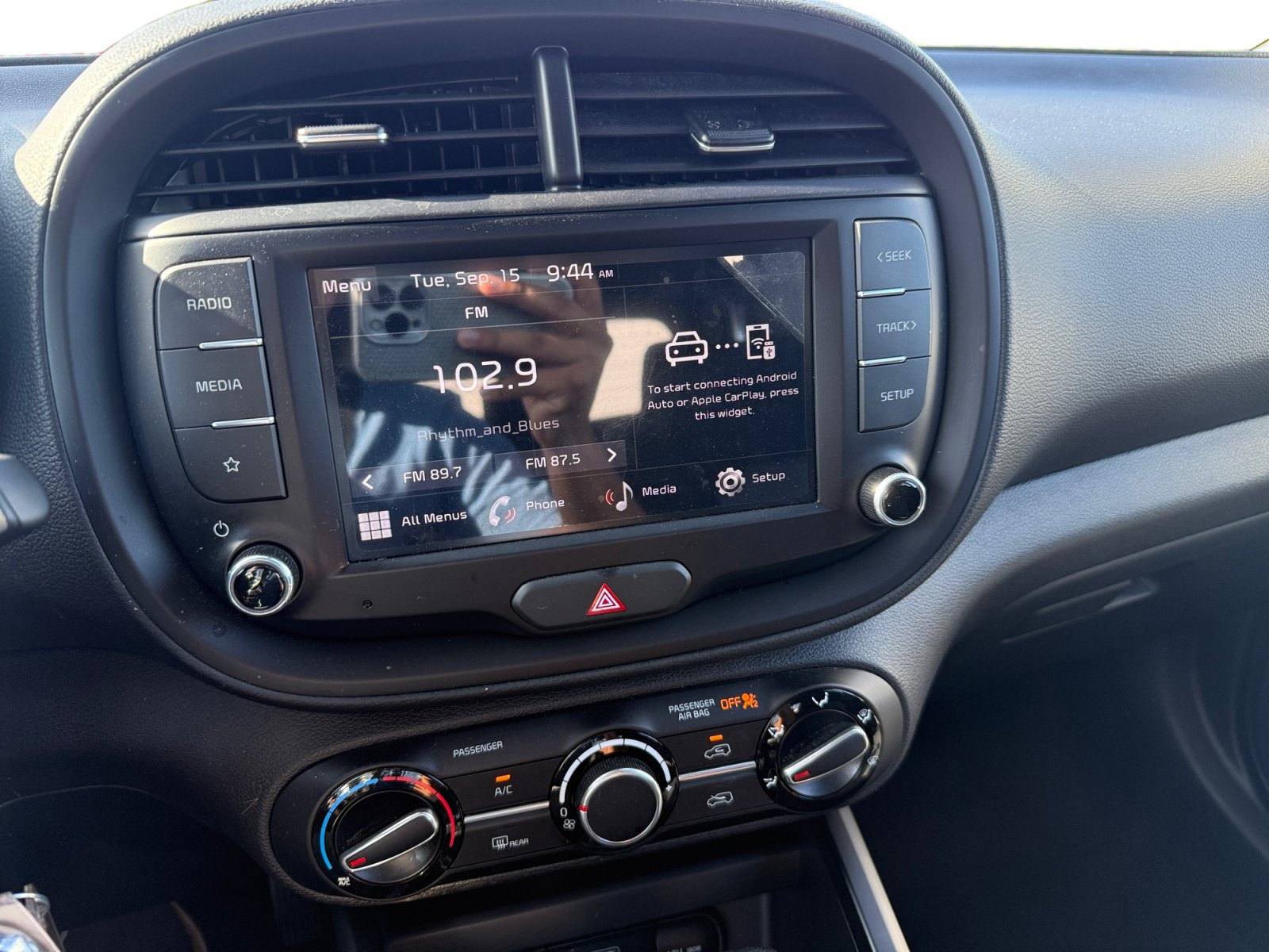 Certified 2023 Kia Soul LX FWD image 12