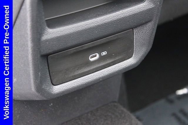 Used 2025 Volkswagen Taos SE image 23