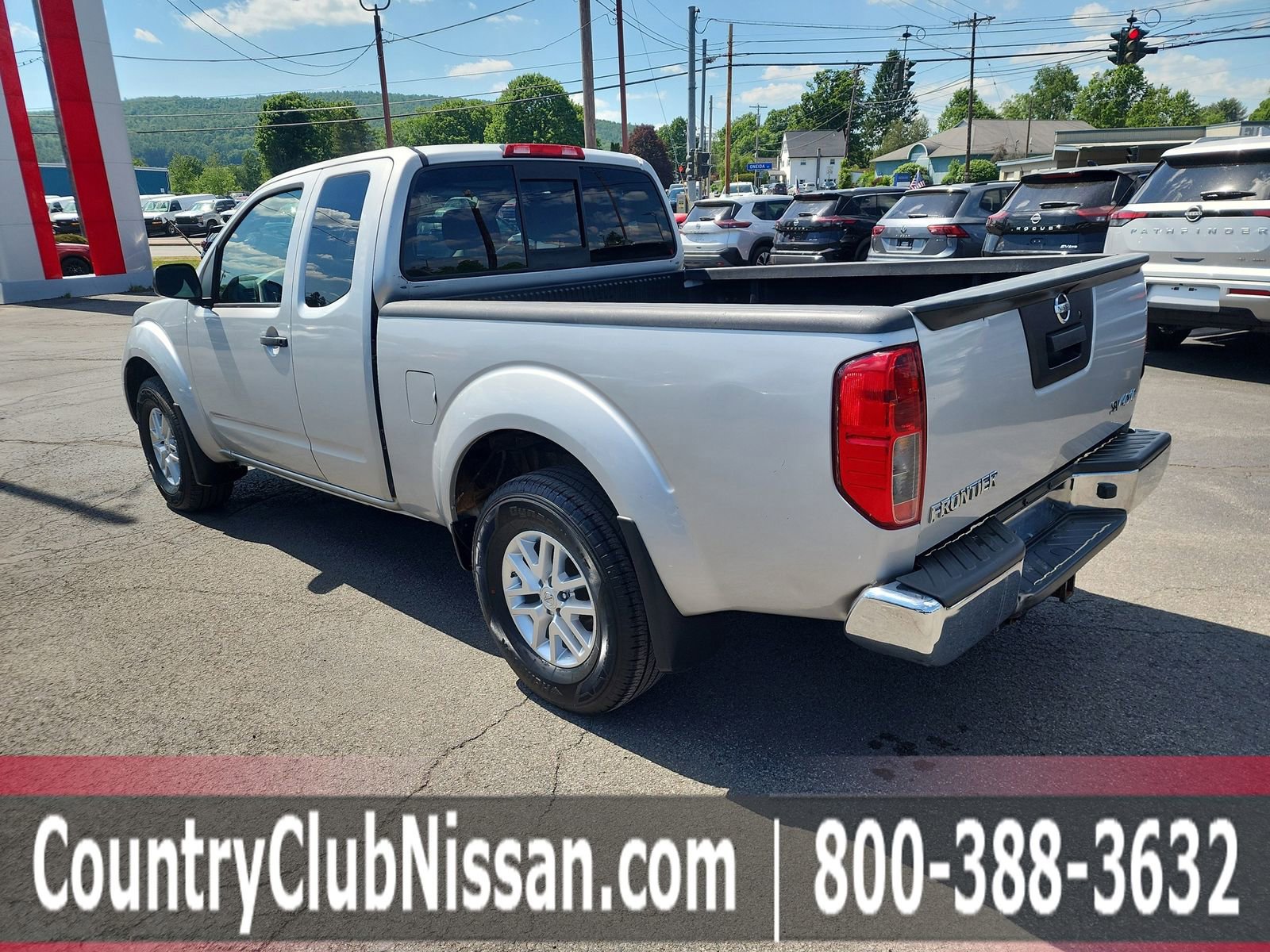 Used 2014 Nissan Frontier SV AWD/4WD image 6