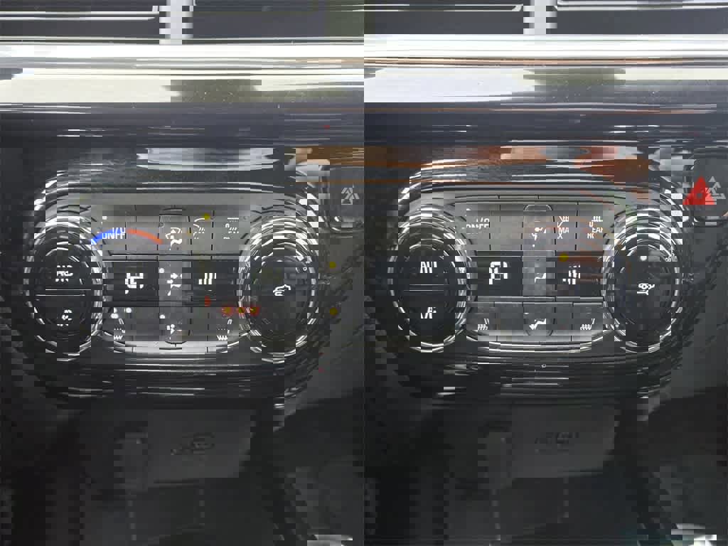 Used 2024 Chevrolet Trax RS image 19