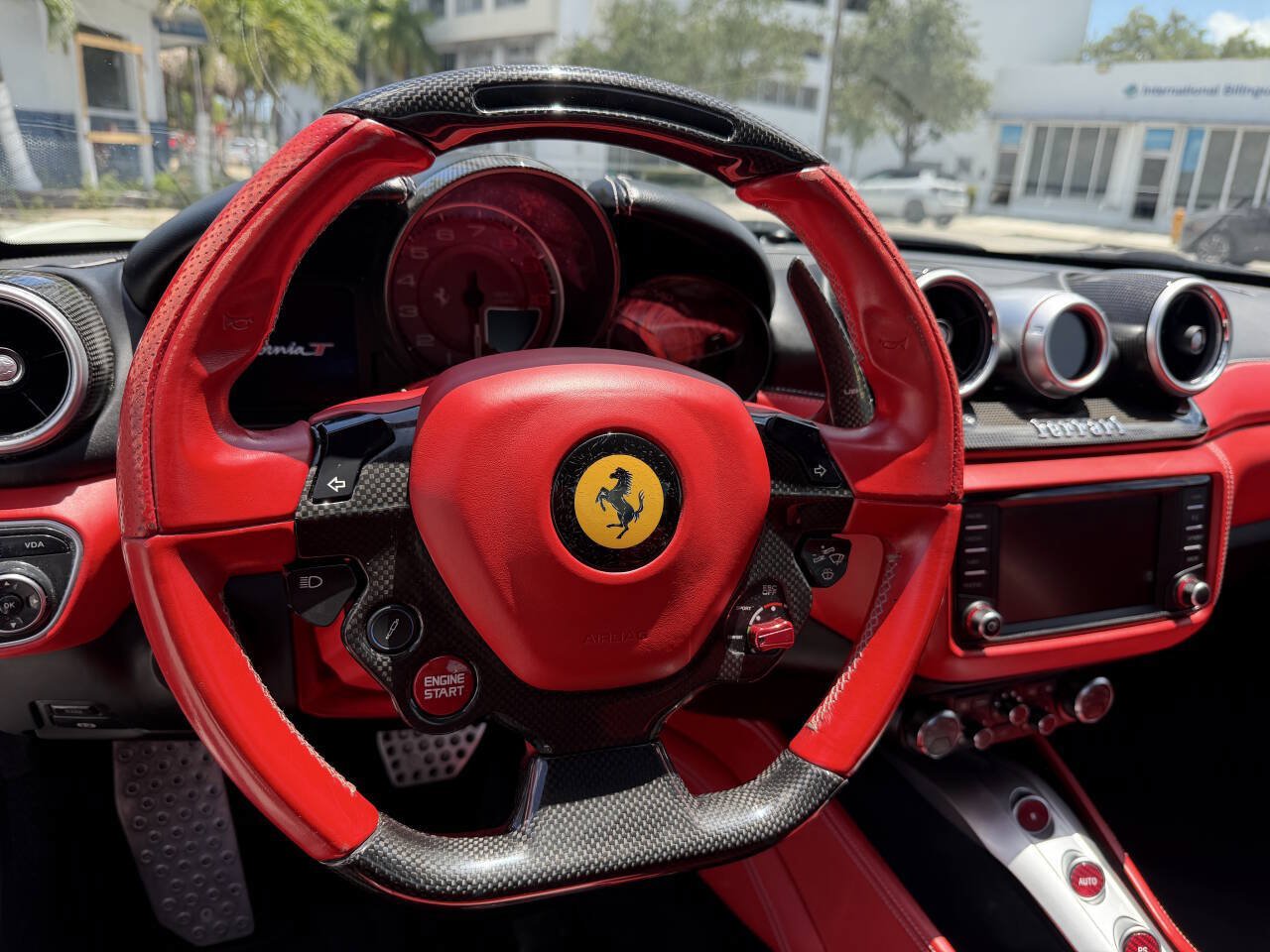 Used 2015 Ferrari California T RWD image 38