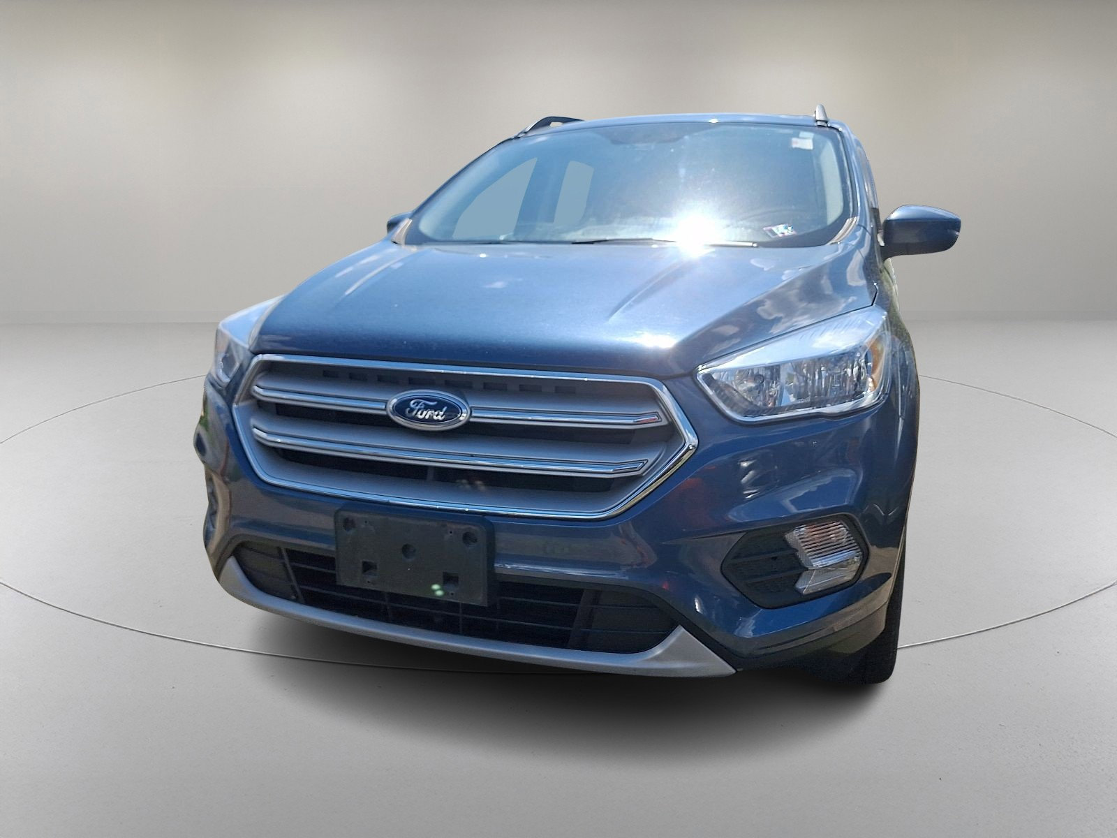 Used 2018 Ford Escape SE w/ SE Sync 3 Package image 3