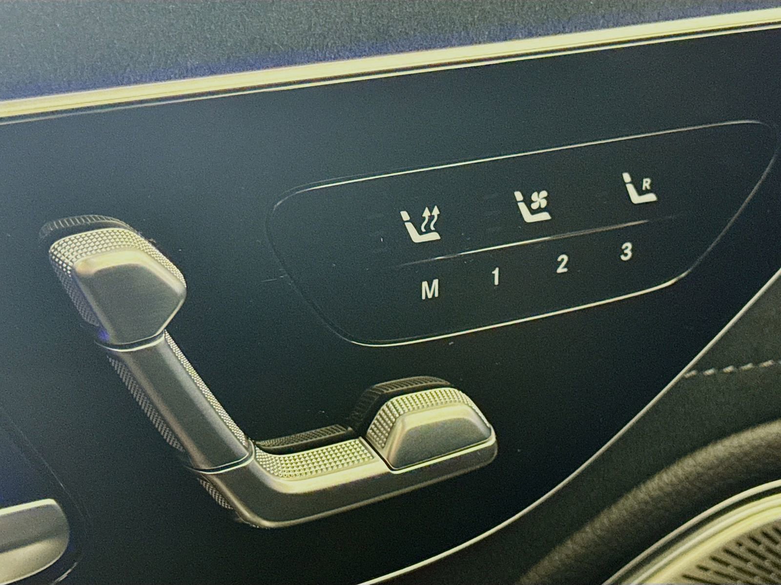 Used 2022 Mercedes-Benz EQS 580 4MATIC Sedan image 19