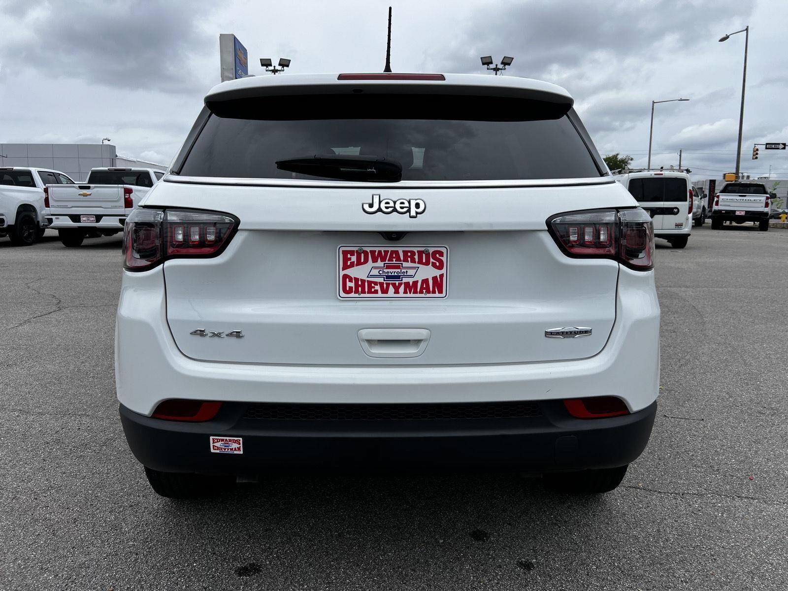 Used 2025 Jeep Compass Latitude AWD/4WD image 30