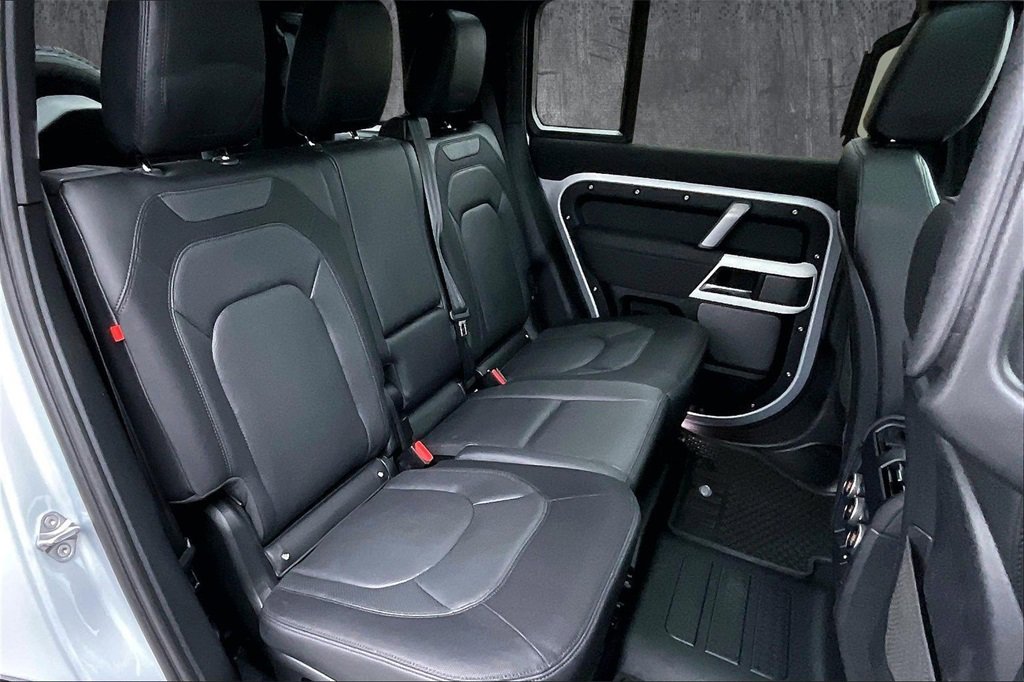 Used 2023 Land Rover Defender 110 X-Dynamic SE image 25
