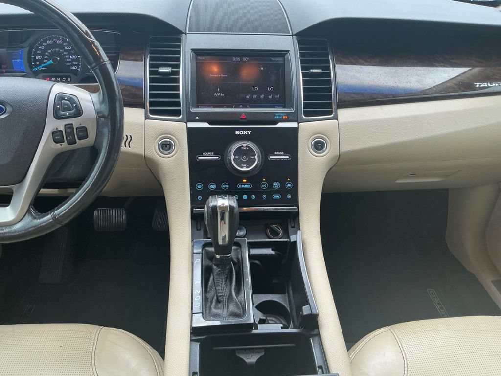 Used 2013 Ford Taurus Limited FWD image 20