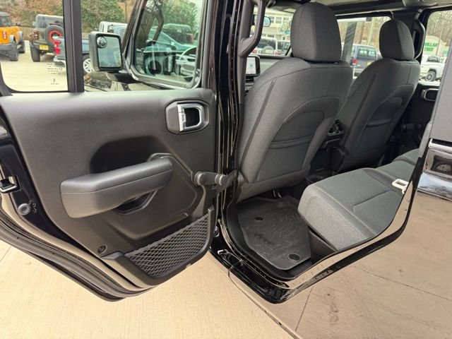 Used 2024 Jeep Gladiator Sport AWD/4WD image 52