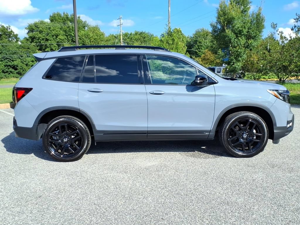 Used 2024 Honda Passport Black Edition image 3