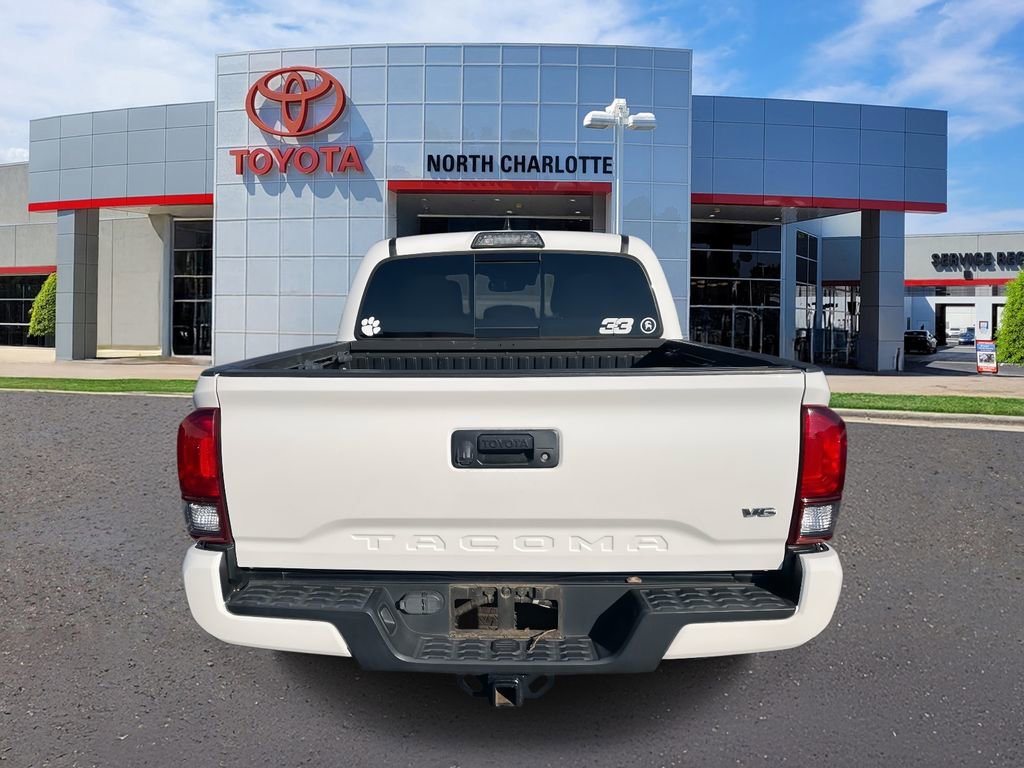 Used 2018 Toyota Tacoma TRD Sport image 9