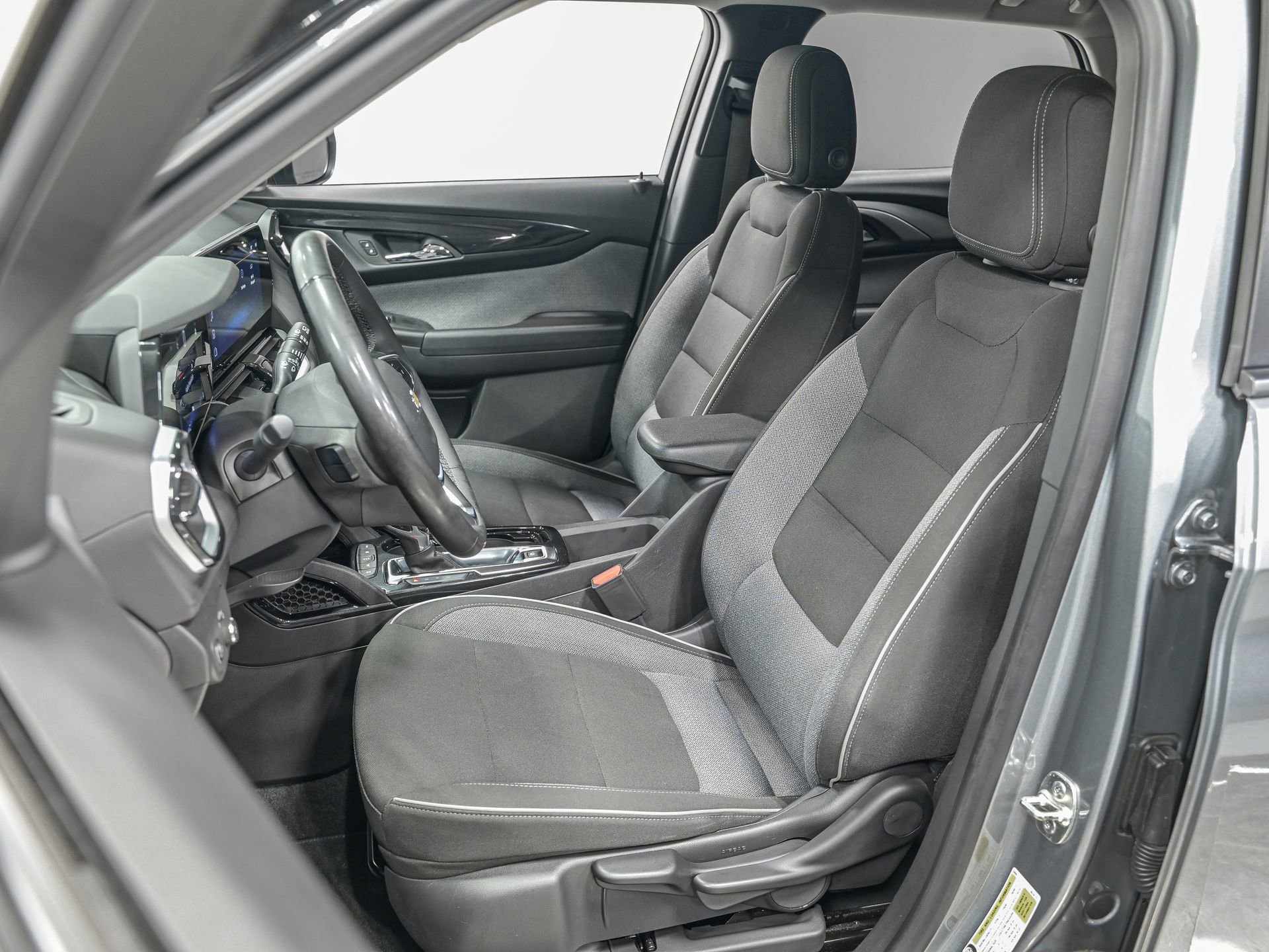 Used 2024 Chevrolet TrailBlazer LT w/ LT Cold Weather Package image 15