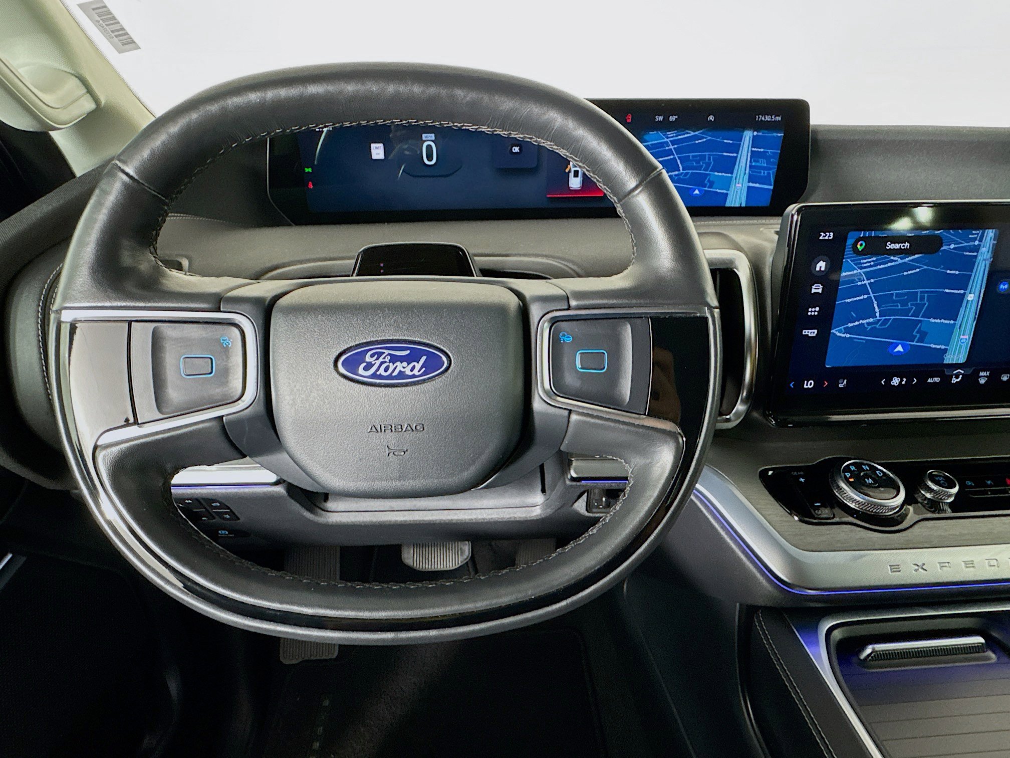 Used 2025 Ford Expedition Platinum AWD/4WD image 11
