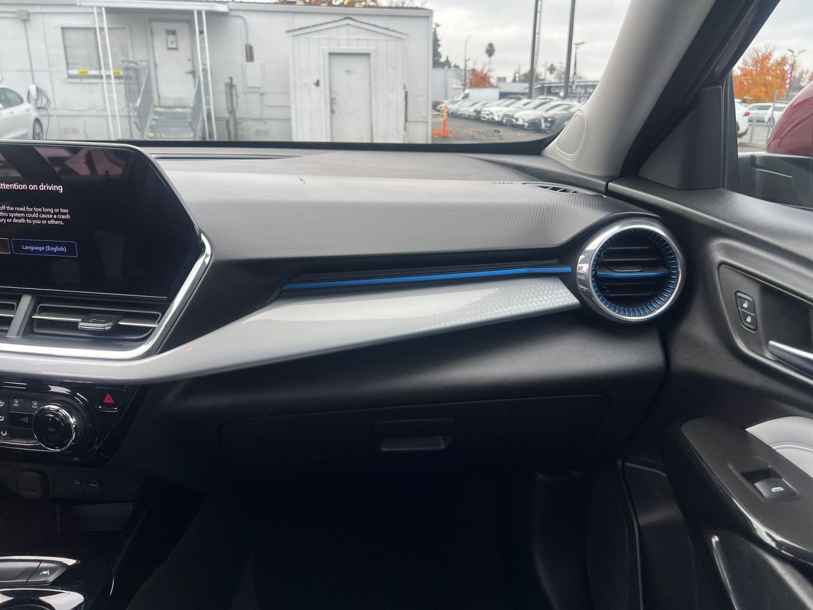 Used 2025 Chevrolet Trax LT image 35