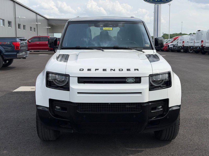 Used 2022 Land Rover Defender 110 X-Dynamic HSE AWD/4WD image 2