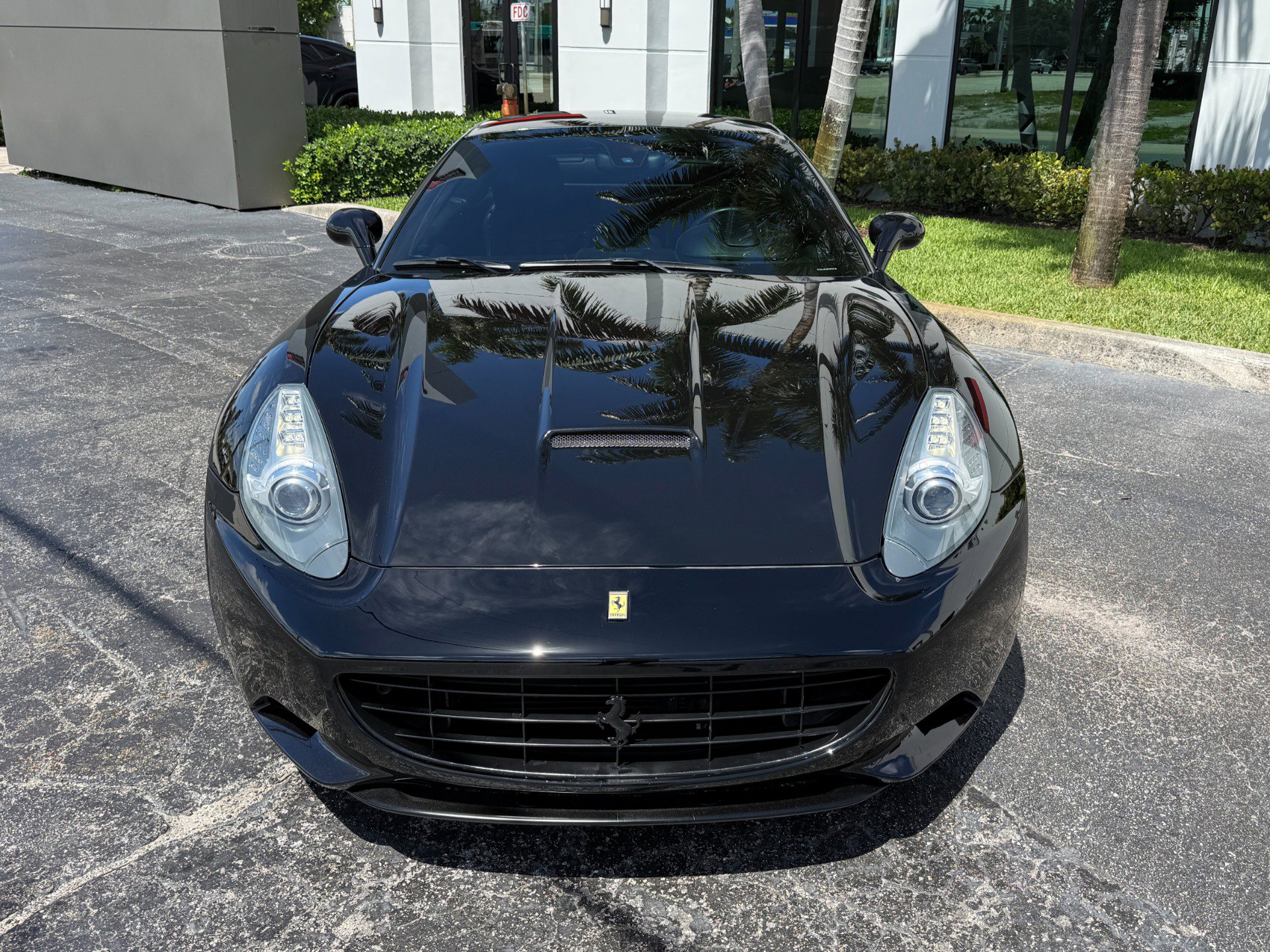 Used 2010 Ferrari California RWD image 23