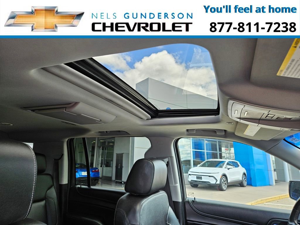 Used 2018 Chevrolet Suburban Premier image 11