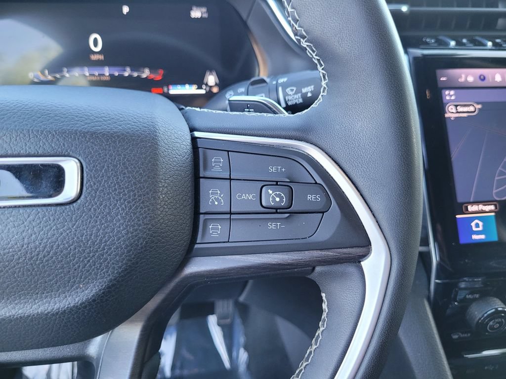Used 2023 Jeep Grand Cherokee Limited RWD image 23