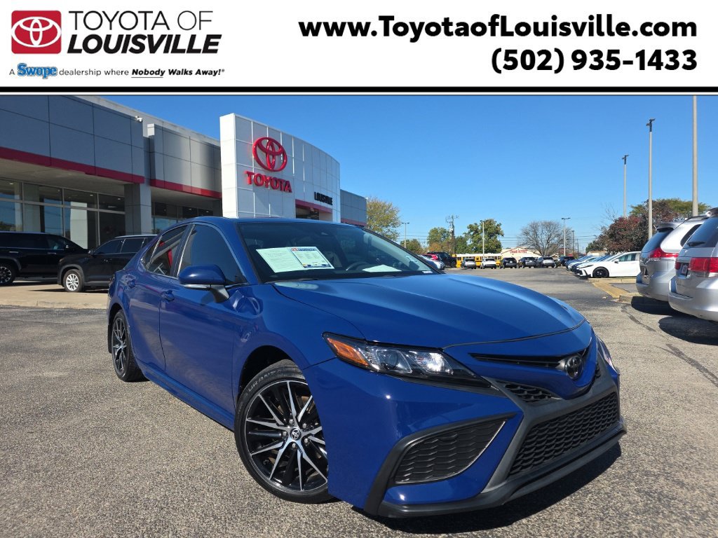 Used 2023 Toyota Camry SE w/ Cold Weather Package FWD image 1