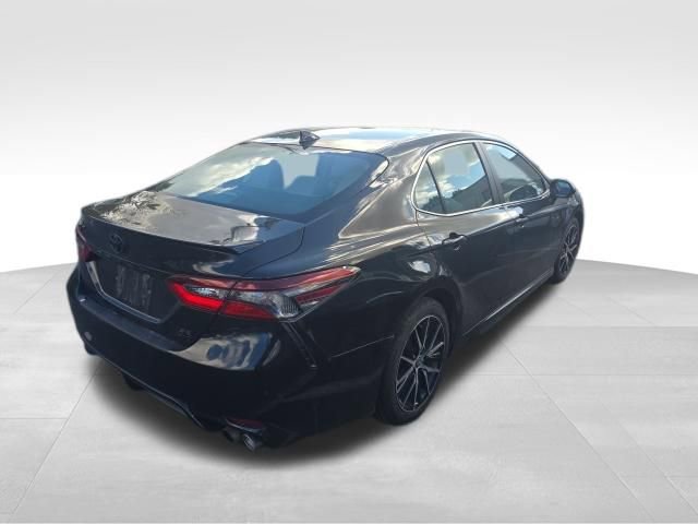 Used 2023 Toyota Camry SE image 9