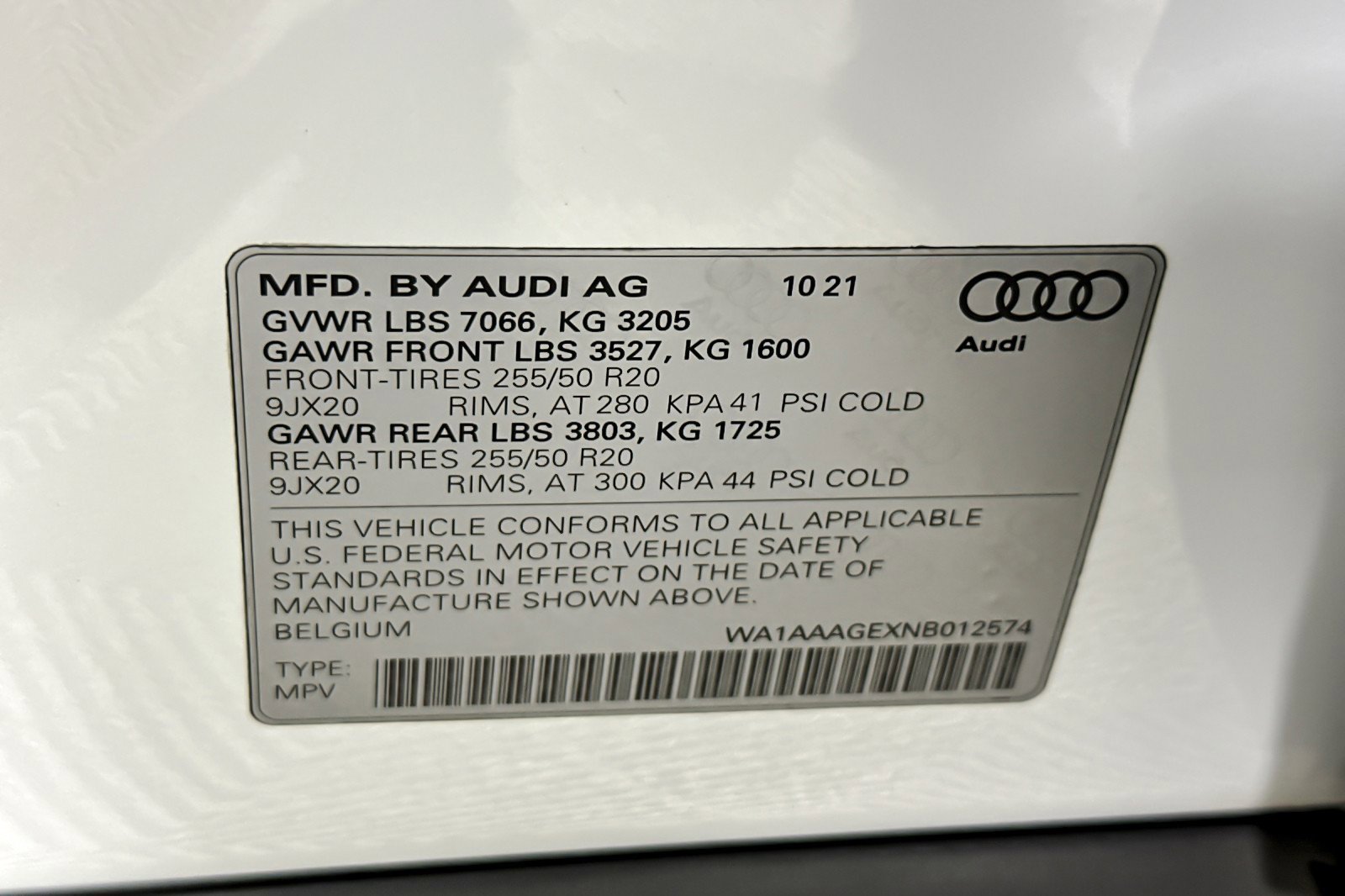 Used 2022 Audi e-tron Premium w/ Convenience Plus Package image 27