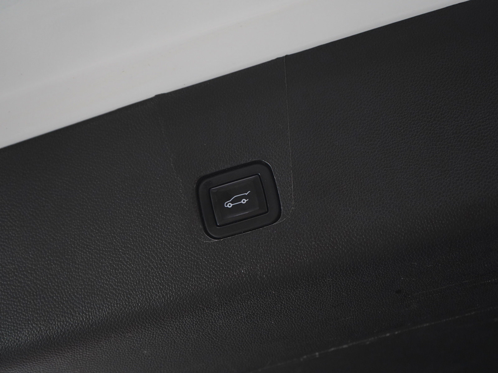 Used 2021 Chevrolet Traverse RS image 19