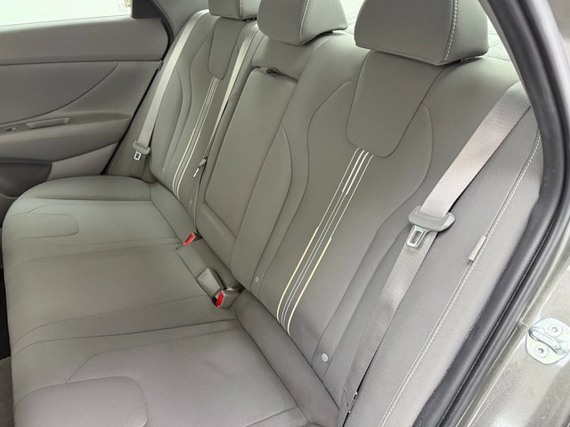 Used 2024 Hyundai Elantra SEL w/ Convenience Package image 35