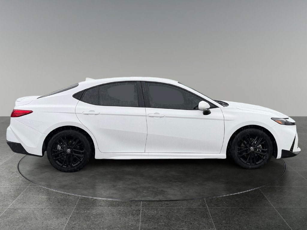 Used 2026 Toyota Camry SE FWD image 10