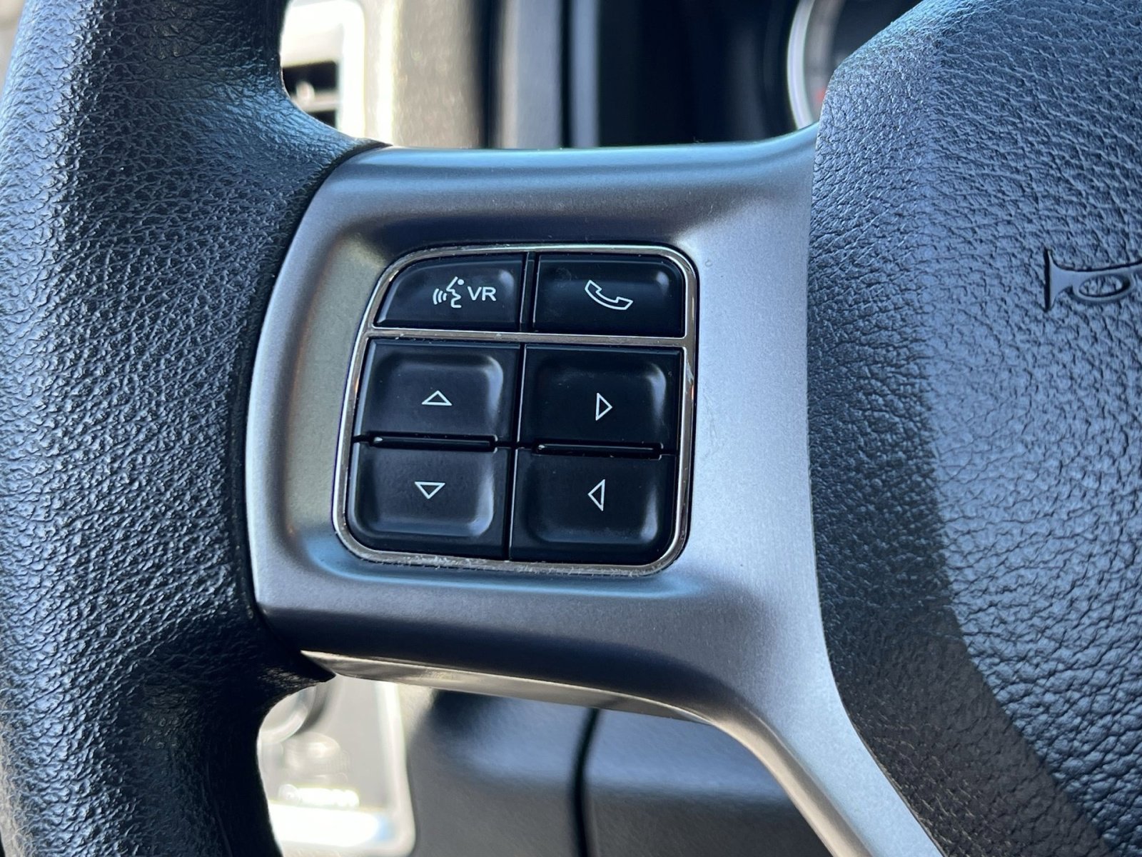 Used 2024 RAM 1500 Classic SLT AWD/4WD image 37