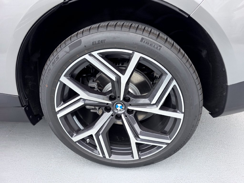 New 2027 BMW X5 xDrive40i w/ Climate Package AWD/4WD image 6