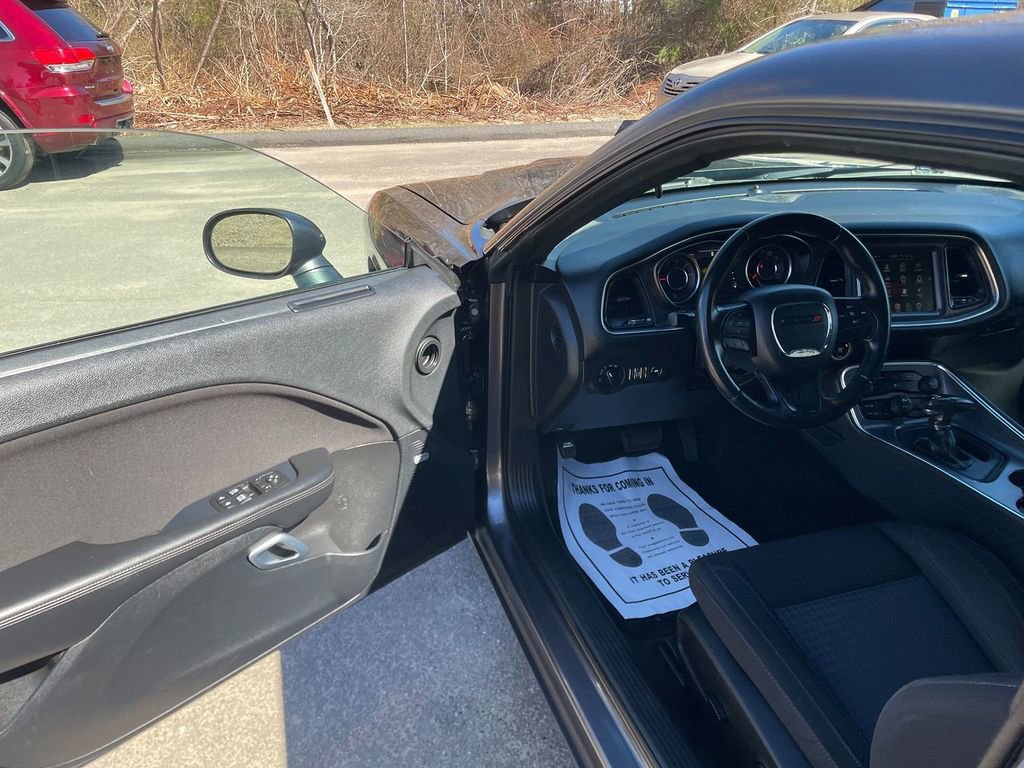 Used 2015 Dodge Challenger SXT w/ Sound Group image 10
