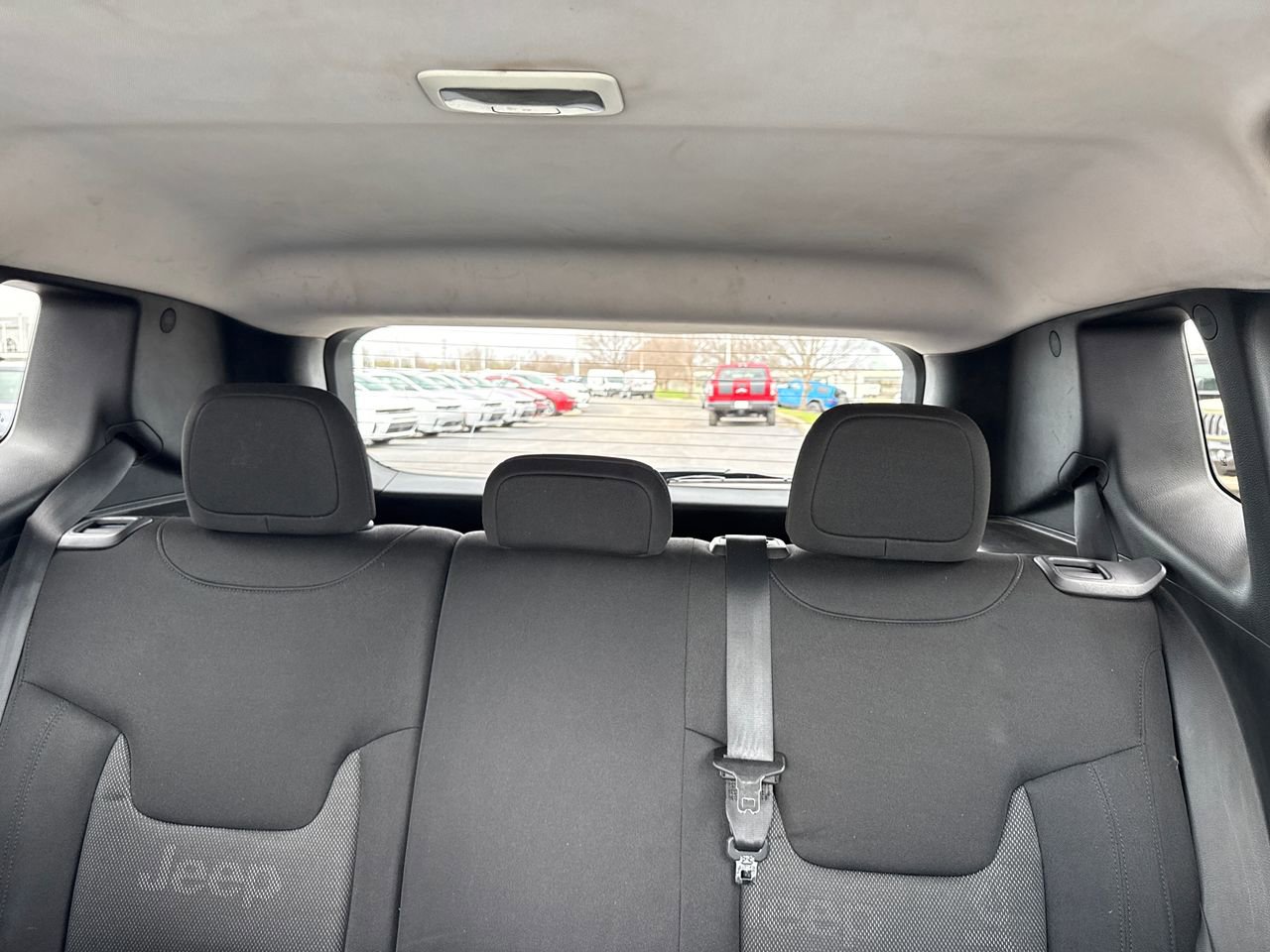 Used 2015 Jeep Renegade Latitude AWD/4WD image 22