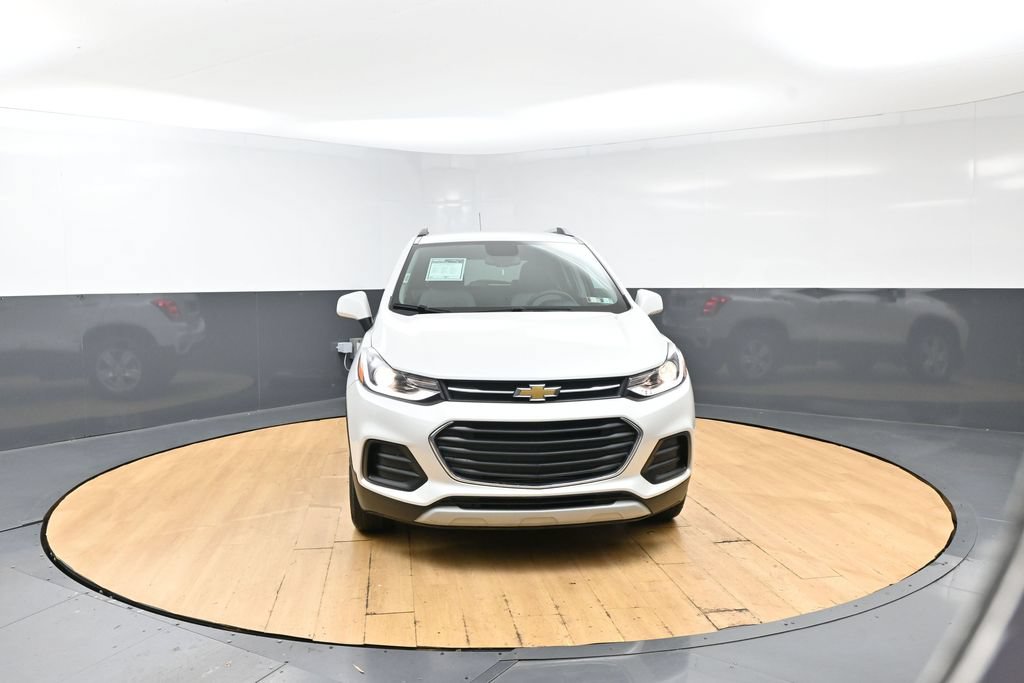 Used 2022 Chevrolet Trax LT w/ LT Convenience Package AWD/4WD image 4