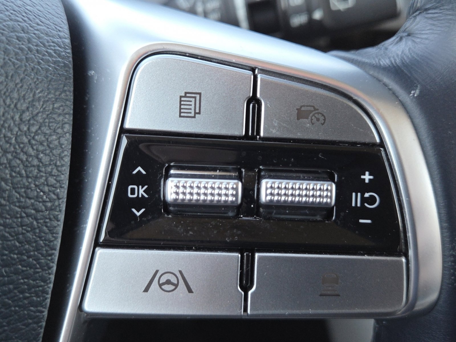 Used 2024 Kia Telluride SX image 34